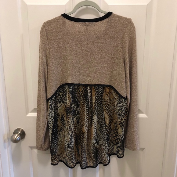 Poeme Sweater **New with Tags** - Picture 2 of 4